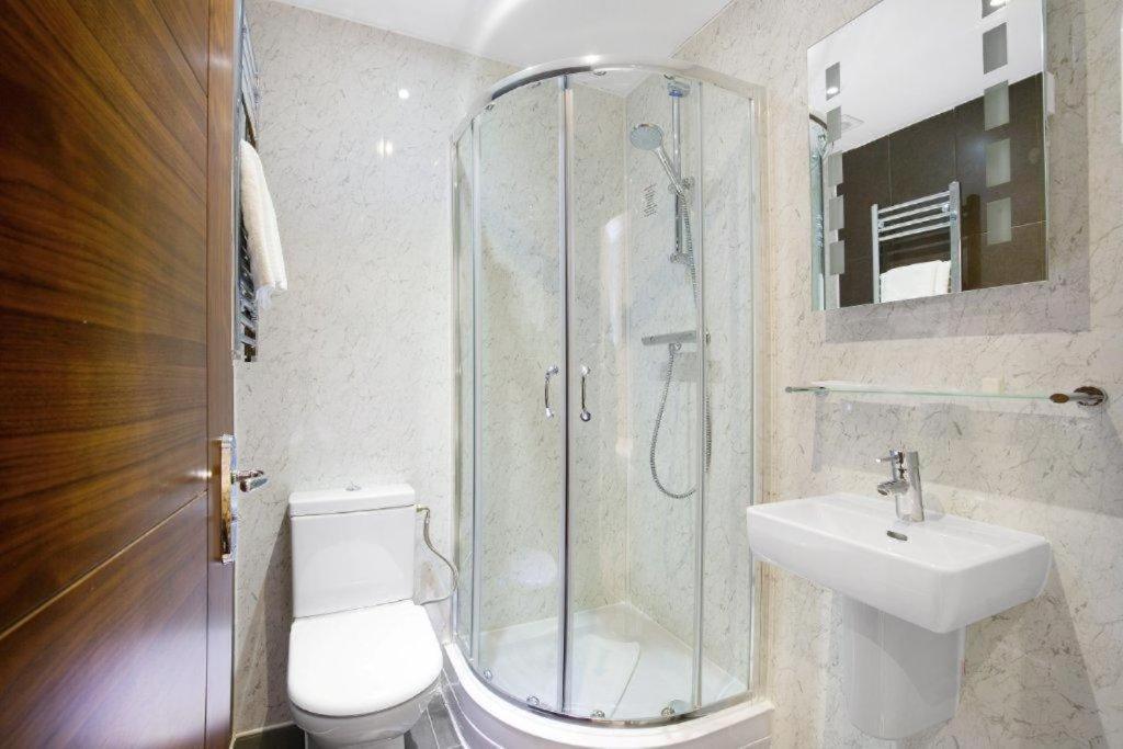 Queens Park Premier London Hyde Park Екстер'єр фото